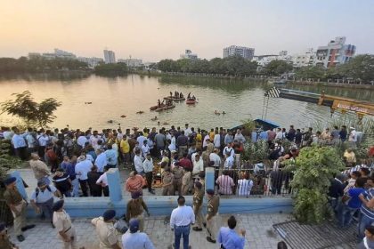 शाळकरी विद्यार्थ्यांनी भरलेली बोट उलटली; 2 शिक्षकांसह 10-12 विद्यार्थ्यांचा मृत्यू