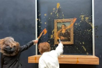 Protesters throw soup at Mona Lisa in Paris