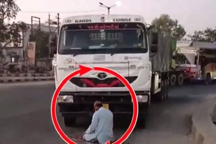 Truck driver arrested namaz on roadside