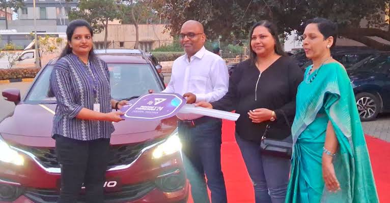 IT firm Ideas2IT gifts cars to 50 employees : बॉस असावा तर असा…!