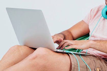 लॅपटॉपवर काम करताना ‘या’ चुकीमुळे पुरुषांच्या प्रजनन क्षमतेवर होतो परिणाम? जाणून घ्या