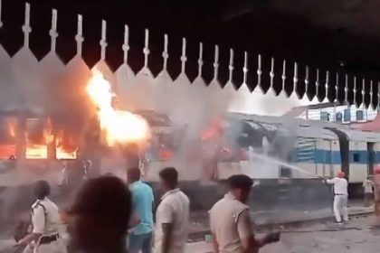 Patna-Jharkhand passenger train catches fire